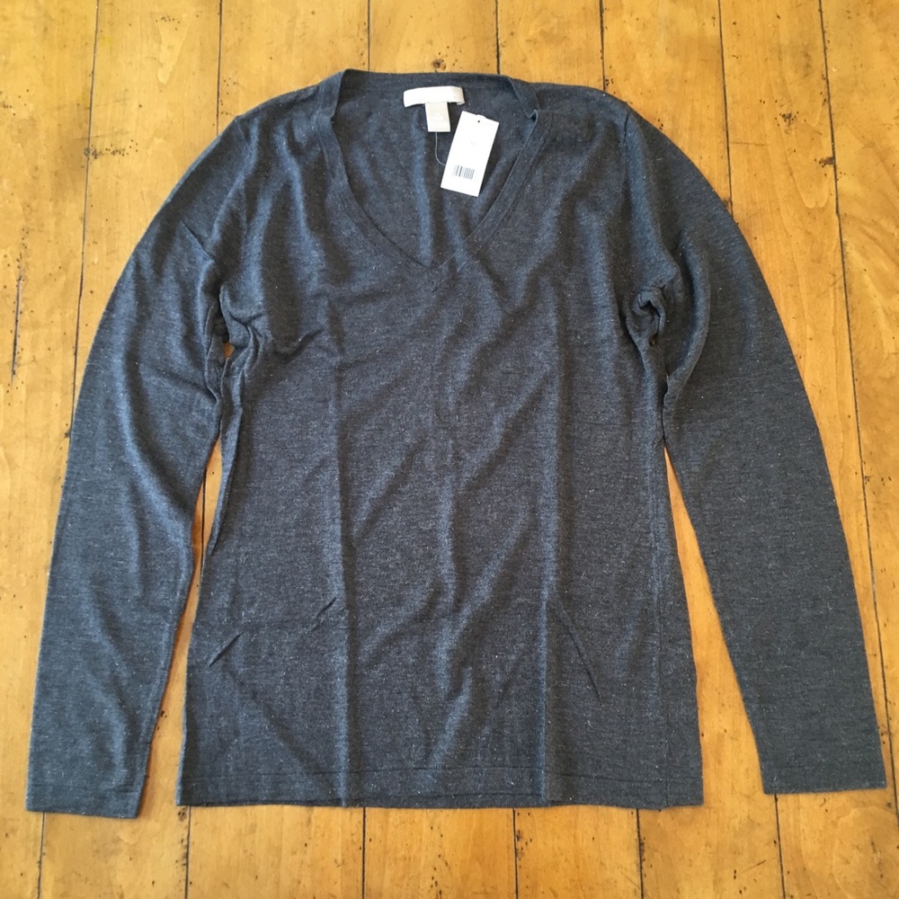 Banana Republic V-Neck NWT